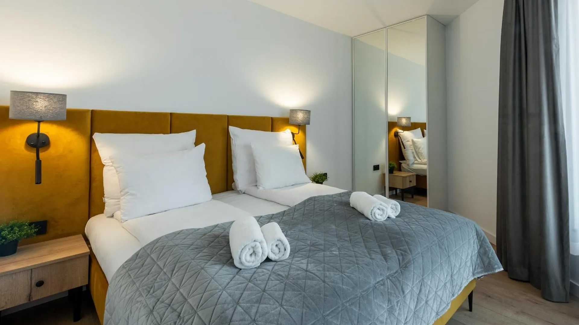 Aparthotel Inpoint Apartments G15 Near Old Town & Kazimierz District & Parking Option Krakow